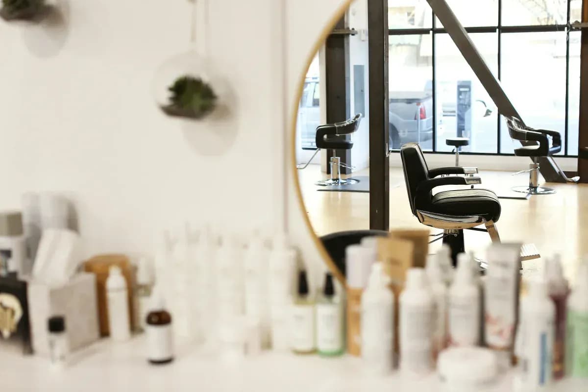 Produits de soins capillaires professionnels de la marque Sweo